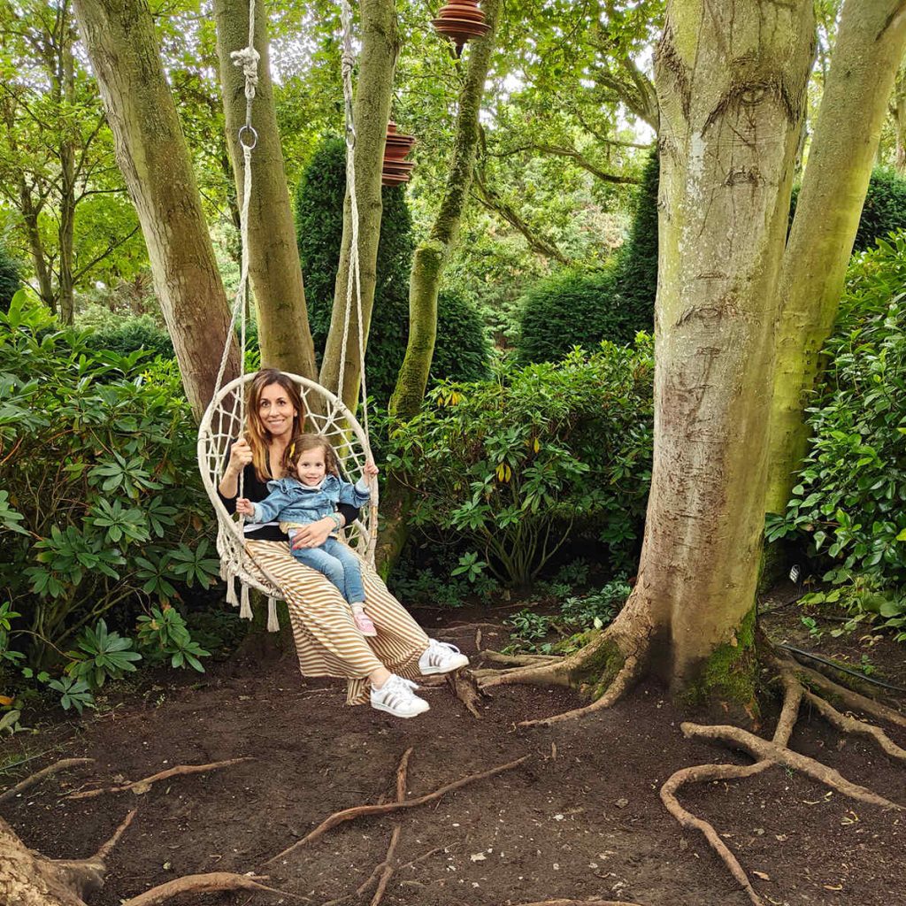 altalena nei giardini di etretat