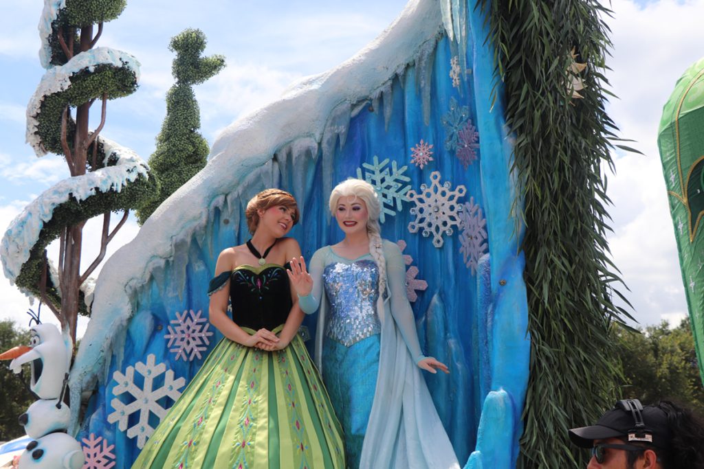 disney-world-frozen-elsa-and-anna